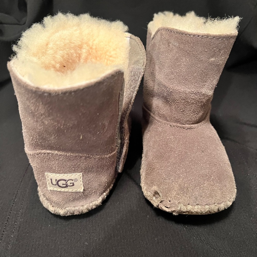 UGG Infant Shearling Boots in Cream